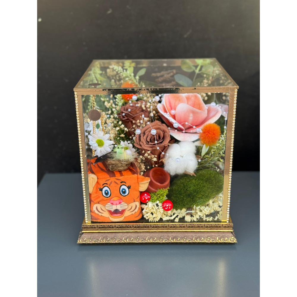 ÖZEL KUTUDA SOLMAYAN GÜL